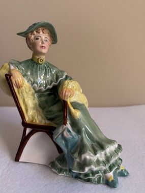 Royal Doulton Ascot HN2356